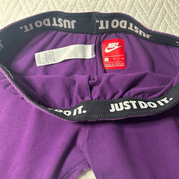 Nike‎ youth leggings, size extra large - Picture 3 of 8
